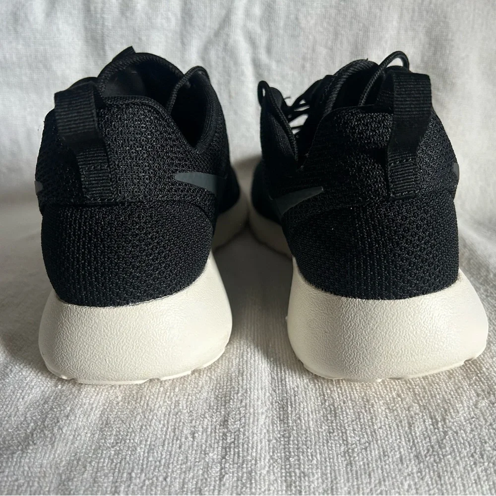 Nike Roshe One (Roshe Run) Sneakers Men’s 8.5 Black - Picture 5 of 8